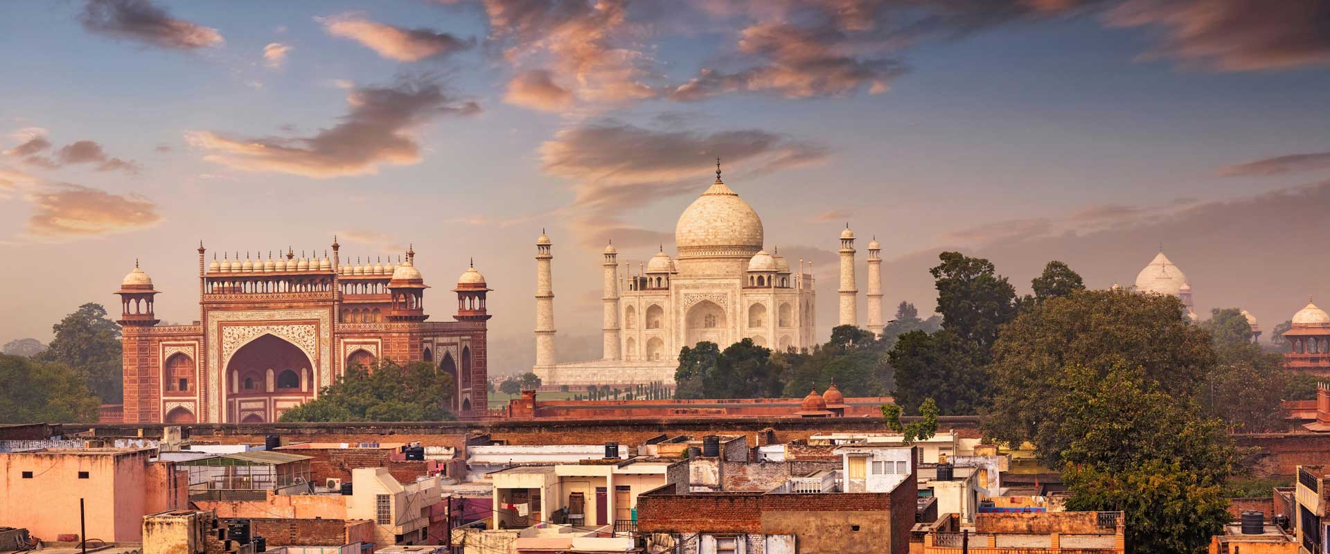 SAME DAY AGRA TRIP BY LUXURY CAR FROM DELHI